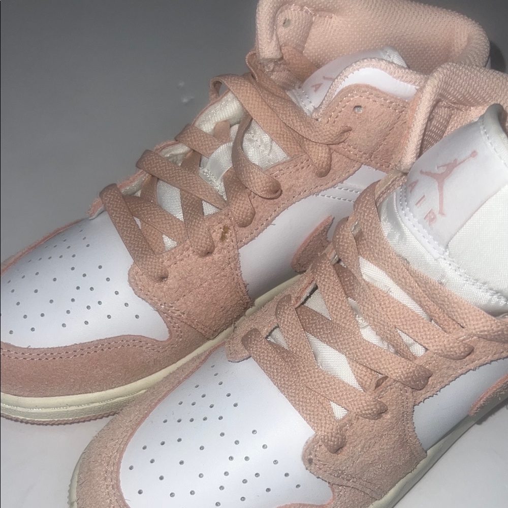 Nike Air Jordan 1 Mid Pink & White Suede 5.5Y - Picture 4 of 9